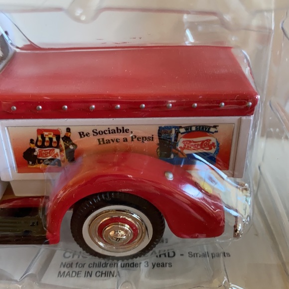 Vintage Golden wheels die cast Pepsi 1:24 Ford 1940 reproduction delivery truck - Picture 3 of 11
